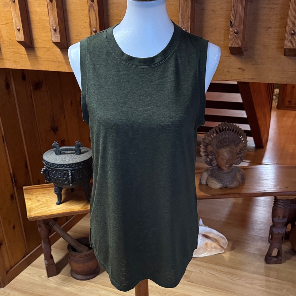 Athleta medium Dark Green Sleeveless Tank Top